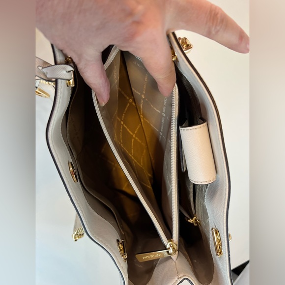 Michael Kors Teagan Pebbled Leather Shoulder Bag, Ivory - Picture 10 of 12